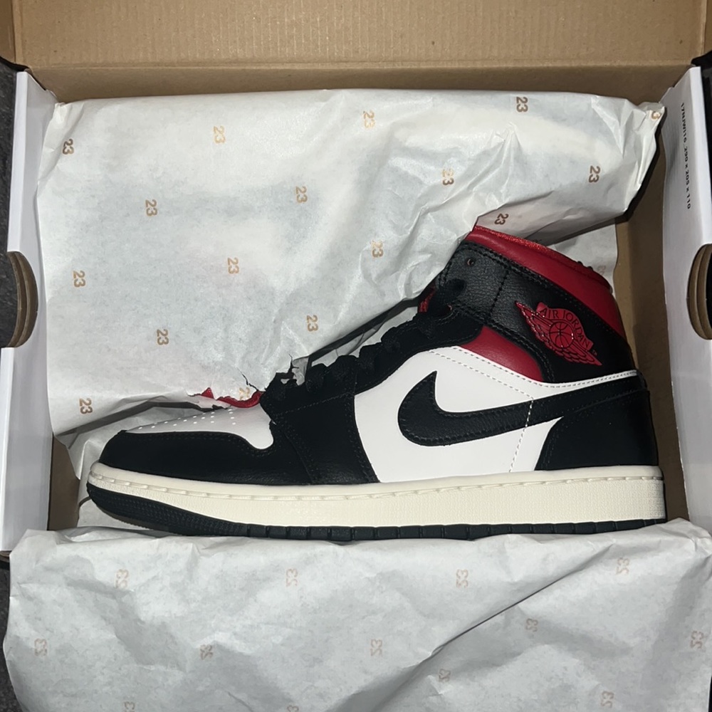 Women’s air Jordan 1 mid